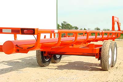 Orange Ox - Orange Ox Self Un-loading Hay Trailers - Notice the five foot wide main frame, constructed of 3� X 5� X �� box tubing. A bigger, stronger frame.